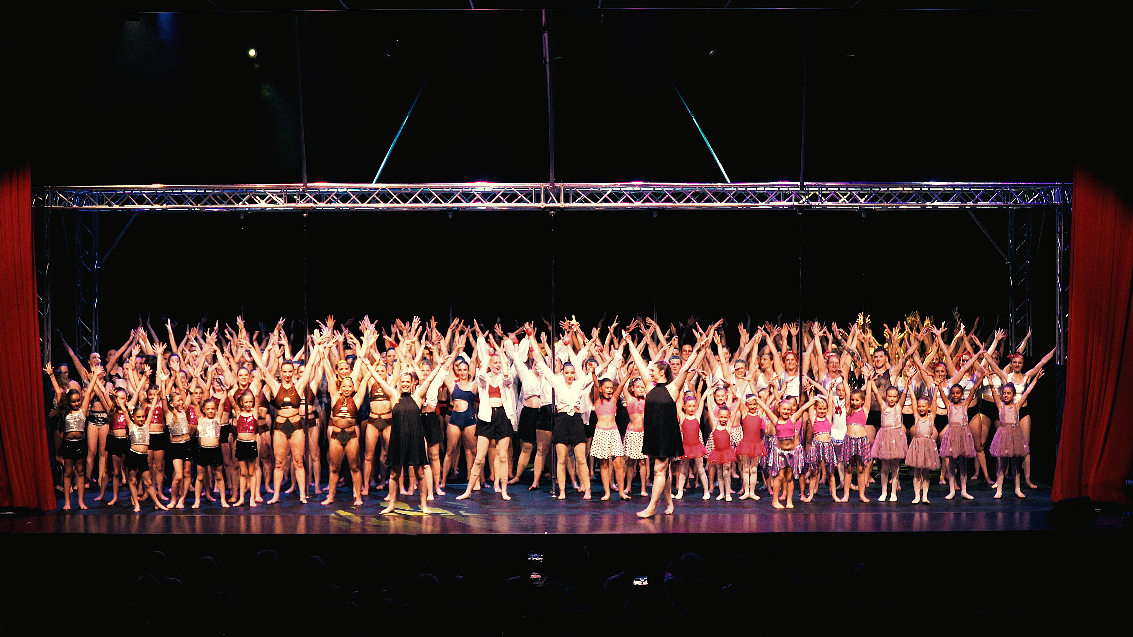 Travail à la barre de pole dance à Danse & Pole Atelier
